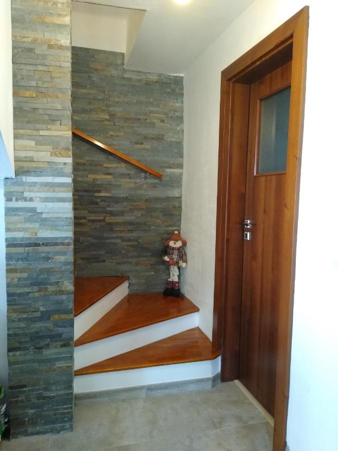 New And Comfortable Two Bedroom House Garana Εξωτερικό φωτογραφία